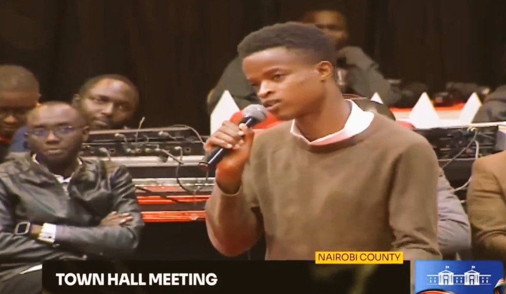 🚨GenZAgenda🚨👫🇰🇪
On the occasion of the growing wave of the Kenyan GenZ; <a href="/UNYouthKenya/">United Nations Youth Association at UNA Kenya</a> has taken note of the need to amply youth voices and as such we have received nomination to appoint Mr Kennedy Otieno from KEMU as the  National Youth Spokesperson.