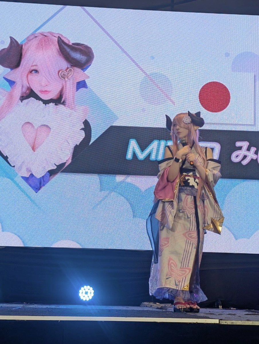 mmm_mii_'s tweet image. AniEx 誠にありがとうございました✨️
人生初めてのタイ🇹🇭
タイのグラブルレイヤーさんも歓迎して下さり、今回のイベントを通して皆さんのたくさんの愛を頂きました🫶💕
本当に本当にありがとう。
お返しできるように、これからも活動がんばります！！！