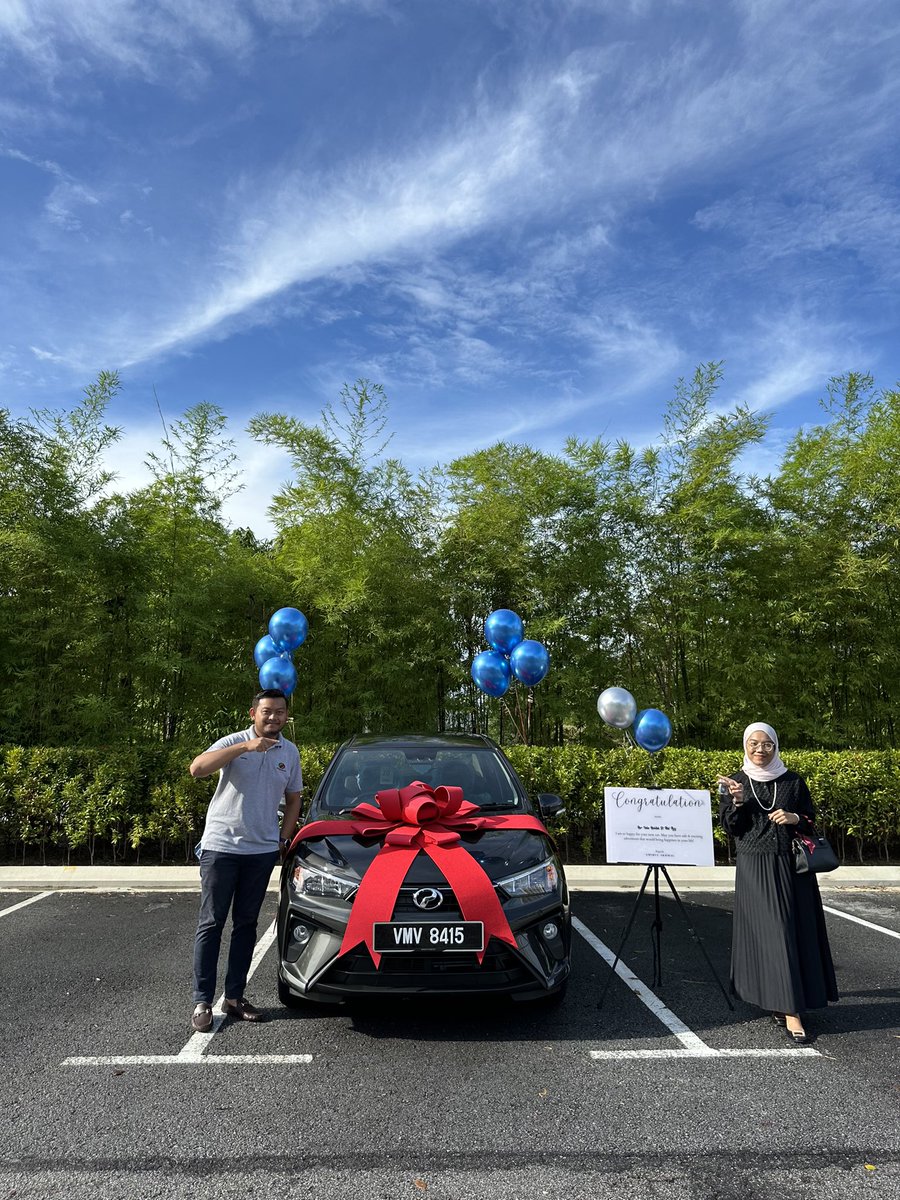 gChntl_'s tweet photo. Suami suruh belajar jual kereta tempatan🥳

Alhamdulillah this is my second sales yang i berjaya tolong suami jual🥳  PERODUA BEZZA ADVANCE❗️

Eta 3 bln tapi cust tunggu 2 bln. Yeyy happy cust🥳

Awak yg ade pertanyaan boleh terus dm kay🥳 https://t.co/iV3Zf92mkb