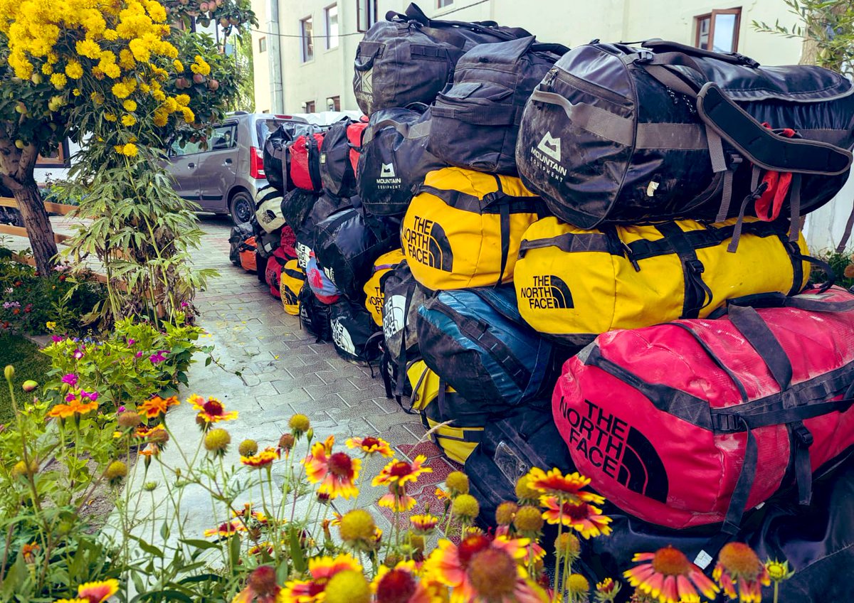 PerseOutdoors's tweet photo. Travelling ‘light’ with PES Summit 12 https://t.co/1fm0CHcZ17