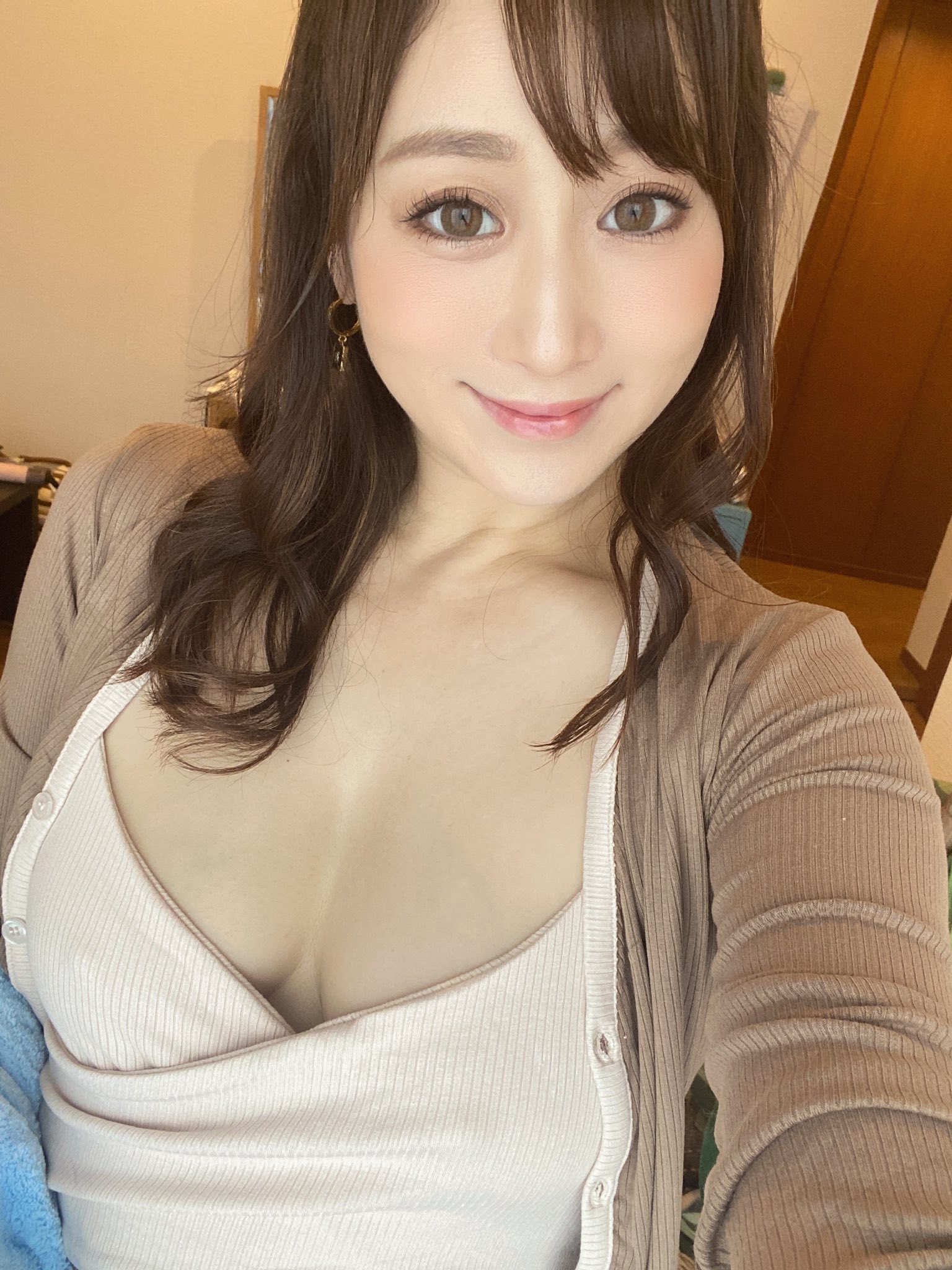 川上ゆう　着衣 