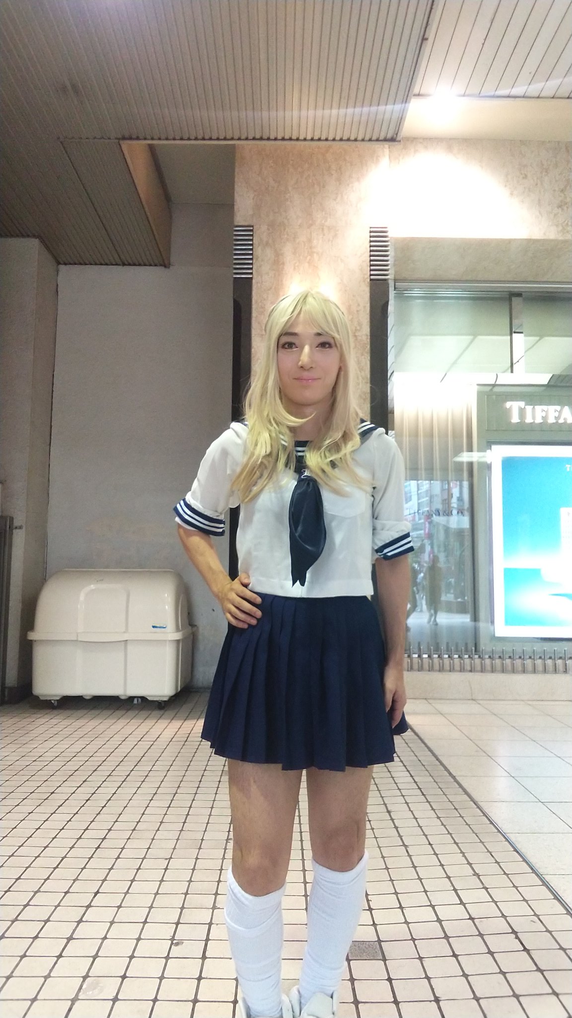 街で見かけたセーラー服女装男 ミヤコ (@miyako_stepyou) / X