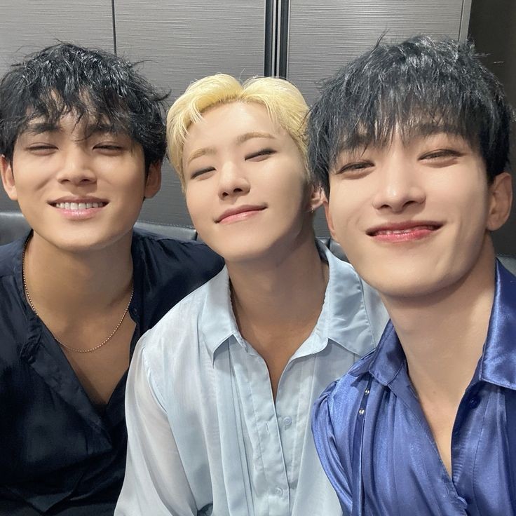 soongyu's tweet photo. seoksoongyu i miss you 🐶🐯🐶 https://t.co/Lt60mVb6GQ