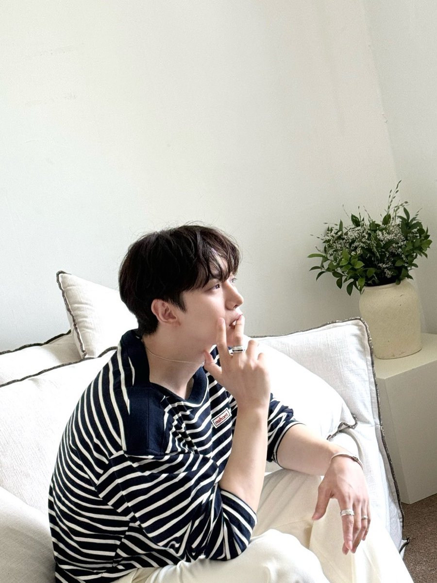 follow_leejunho's tweet photo. 이준호 B컷 사진 공개합니다 📁

Best(최고의) 컷 
Beautiful(아름다운) 컷
Bright(빛나는) 컷
Bless(축복받은) 컷 
Bravo(브라보! 소리치는) 컷
Breathe(숨이 트이게 해주는) 컷

#이준호 #LEEJUNHO
#준호 #JUNHO
#Piaget #피아제
#SPUR https://t.co/3Q1Ssfq4f5