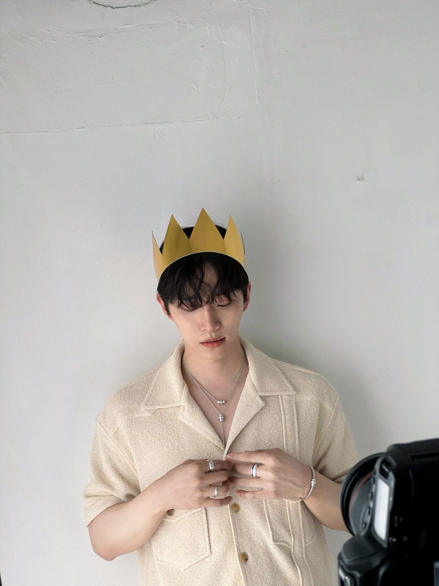 이준호 B컷 사진 공개합니다 📁

Best(최고의) 컷 
Beautiful(아름다운) 컷
Bright(빛나는) 컷
Bless(축복받은) 컷 
Bravo(브라보! 소리치는) 컷
Breathe(숨이 트이게 해주는) 컷

#이준호 #LEEJUNHO
#준호 #JUNHO
#Piaget #피아제
#SPUR