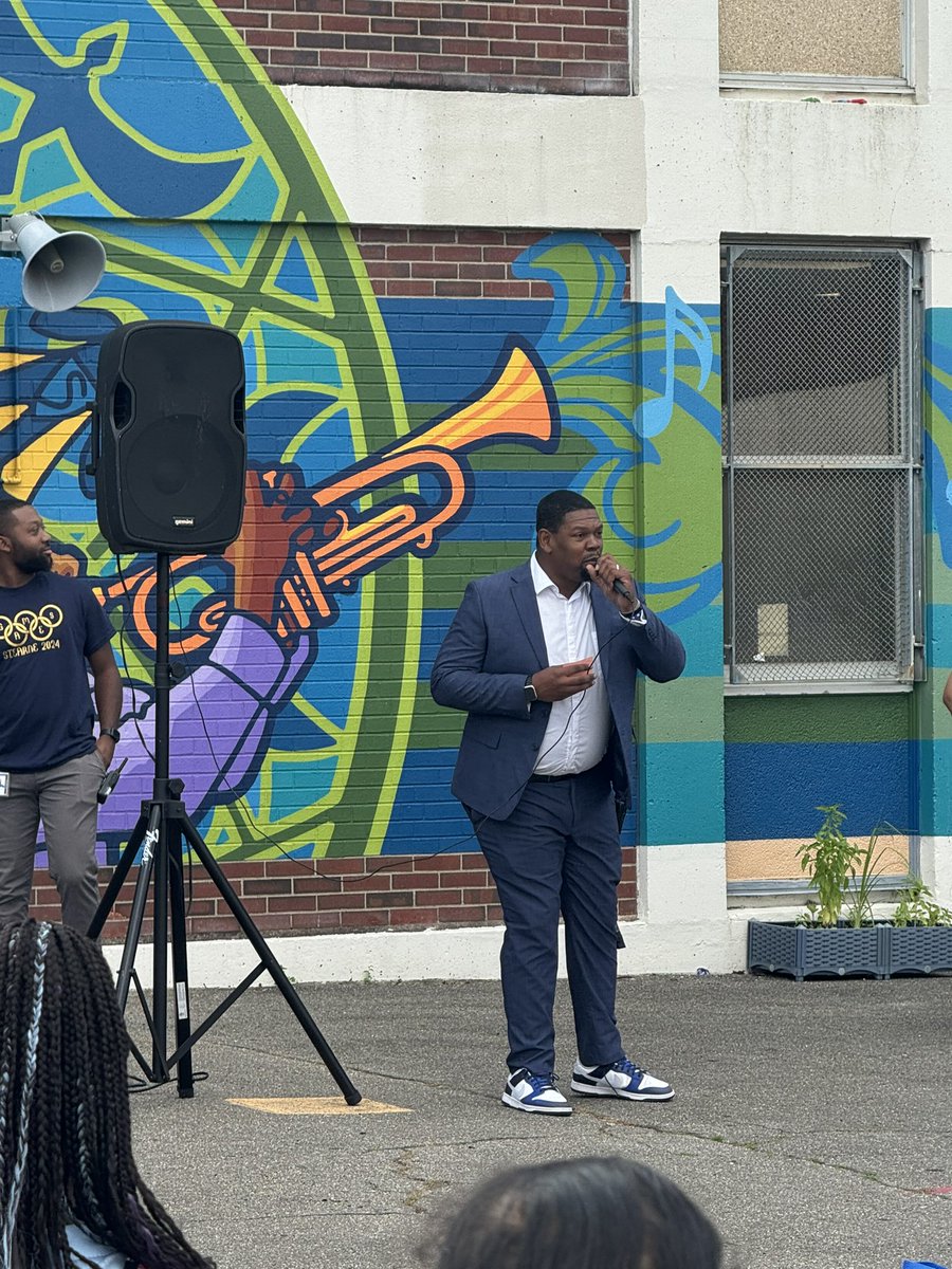 Coach Harris tweet media