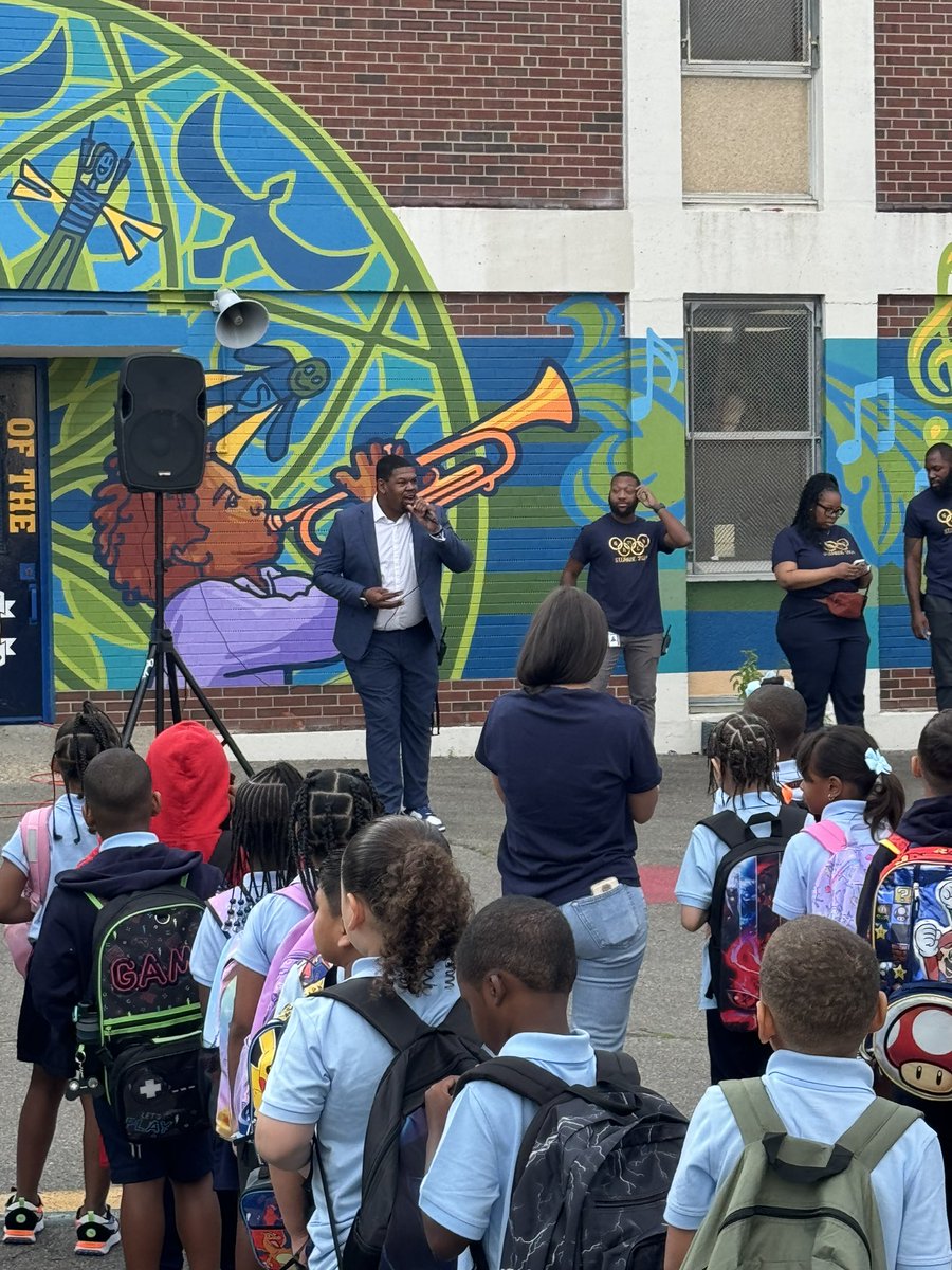 Coach Harris tweet media