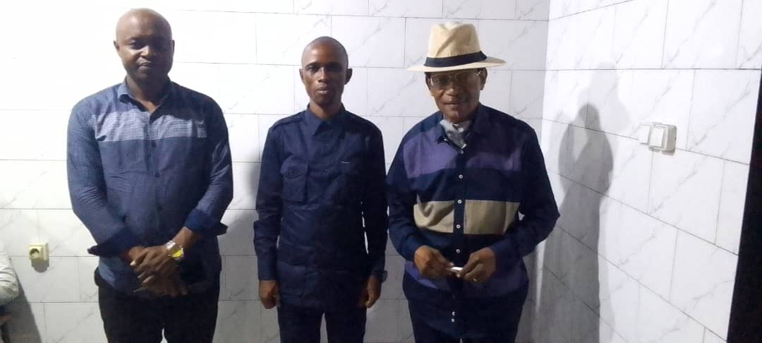 Patricemvuama's tweet photo. L'actuelle Sif de Kin Hon @GaborienM l'homme du terrain ,le 24 août dernier a été félicité par l'ancien sif de Tshangu @MJolino pour les efforts qu'il est entré de fournir pour faire #Consommons @VitalKamerhe1 a toutes les kinois. https://t.co/q3cwqZOLV2
