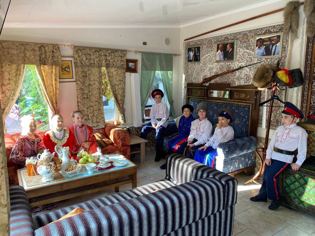 RusEmbIndia's tweet image. 🇷🇺🧑‍🎓🇮🇳A trip to India for Russian schoolchildren is being organised this autumn as part of an international initiative of “MIR PROSVESHENIYA”(World of education)

More:t.me/RusEmbIndia/69…

#SchoolExchange #RussianLanguage #RussianWorld #RussianIndianCooperation #DruzhbaDosti