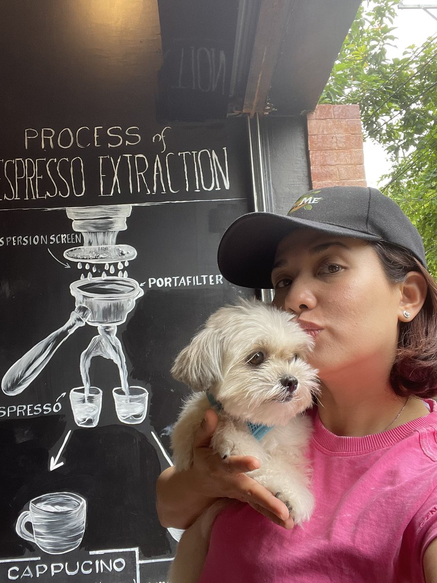 anakarylle's tweet photo. @Magic899 Why not both? #brewingmethods #tagaytay dirty matcha π΅ + βοΈ I love finding new coffee spots. Sooooo adorbs this one https://t.co/WXEtNdPi6x