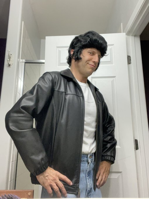 GREASE CUMMIN!!!! Danny Fukko has something to grease. Booking 50s themed shoots for 9/26 to 10/10 in