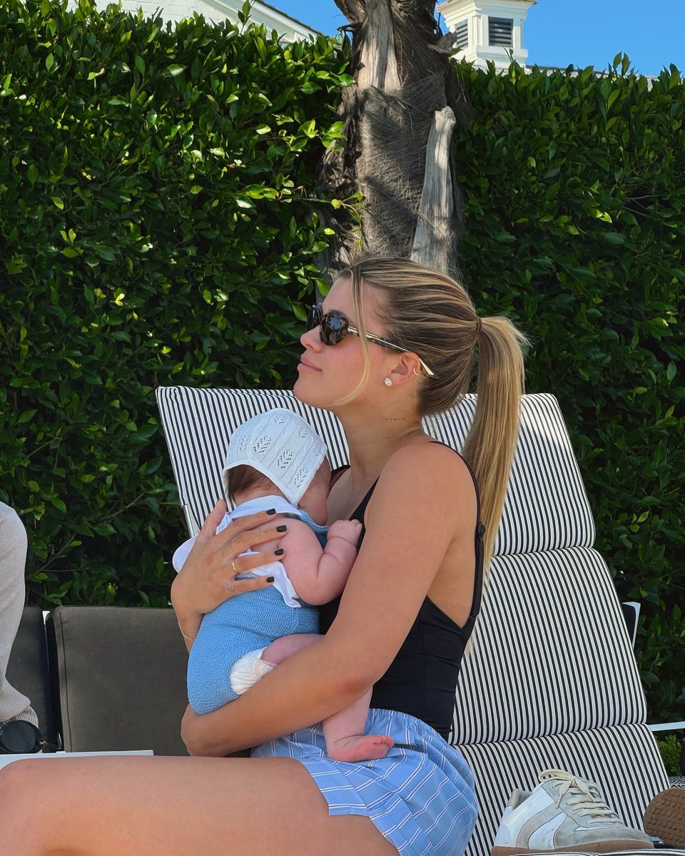 Sofia Richie tweet media