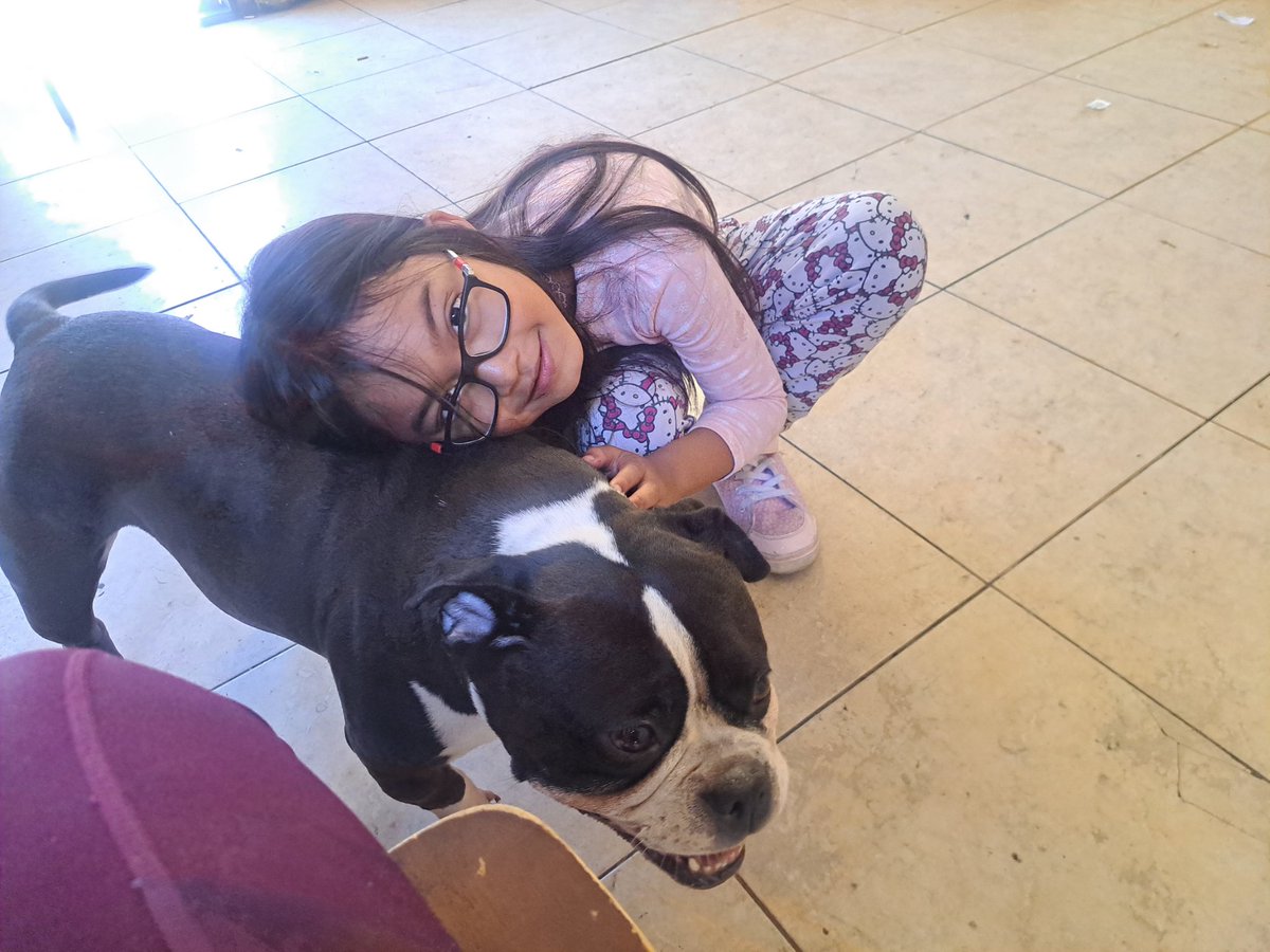MsKeee's tweet photo. My two favorite girls ❤️ https://t.co/GZ9aoItYxO