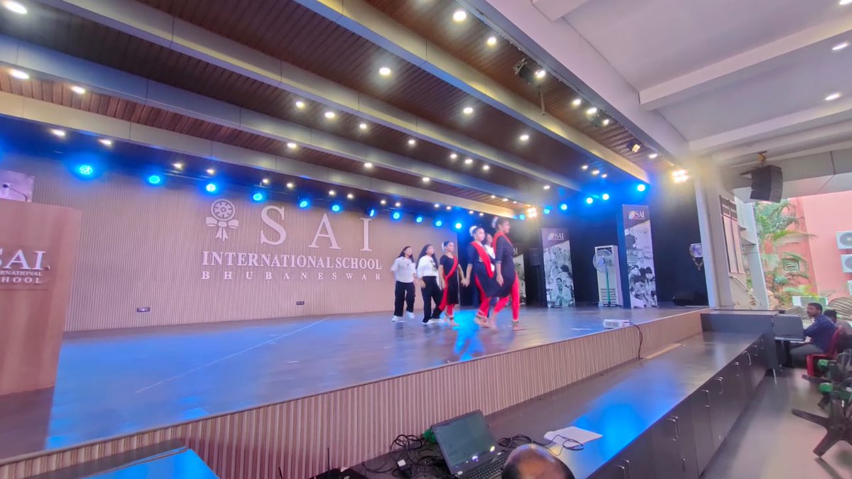 SAI_Edu_In's tweet image. The well-curated news segment was delivered with confidence, keeping everyone informed about global happenings, while the word and fact of the day enriched students&apos; vocabulary and knowledge.
#CreativityAndExpression #EnrichingVocabulary #DancingTalent #RhythmAndCoordination