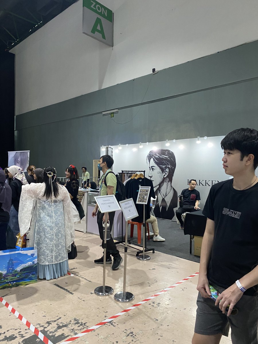 hyunjinyeee's tweet photo. i should spend money here but my money gone first 😢 https://t.co/PElmd1gZrb