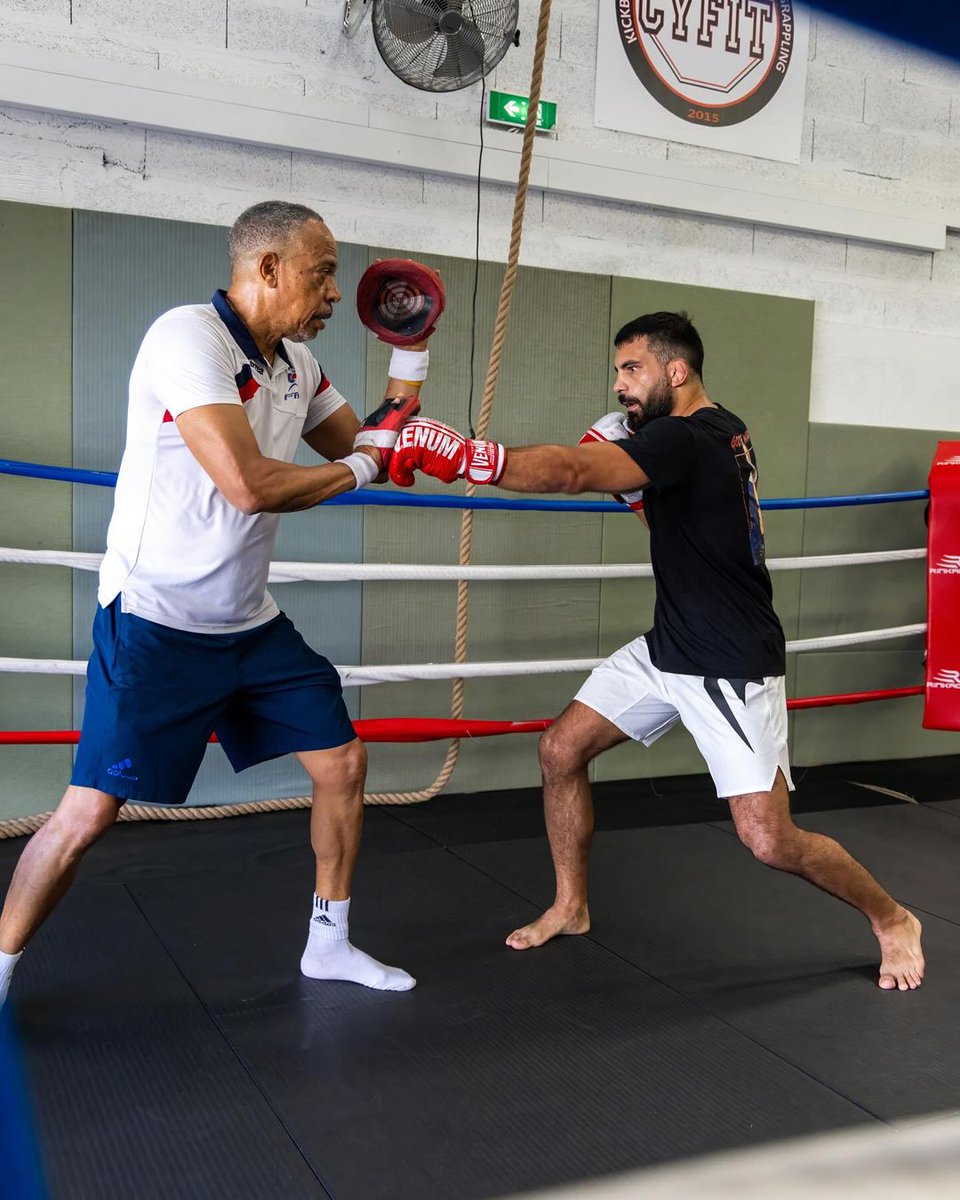 ⏳🧨⚔️ <a href="/UFC/">UFC</a> #Paris
.
.
.
📸 by manamoana_prod