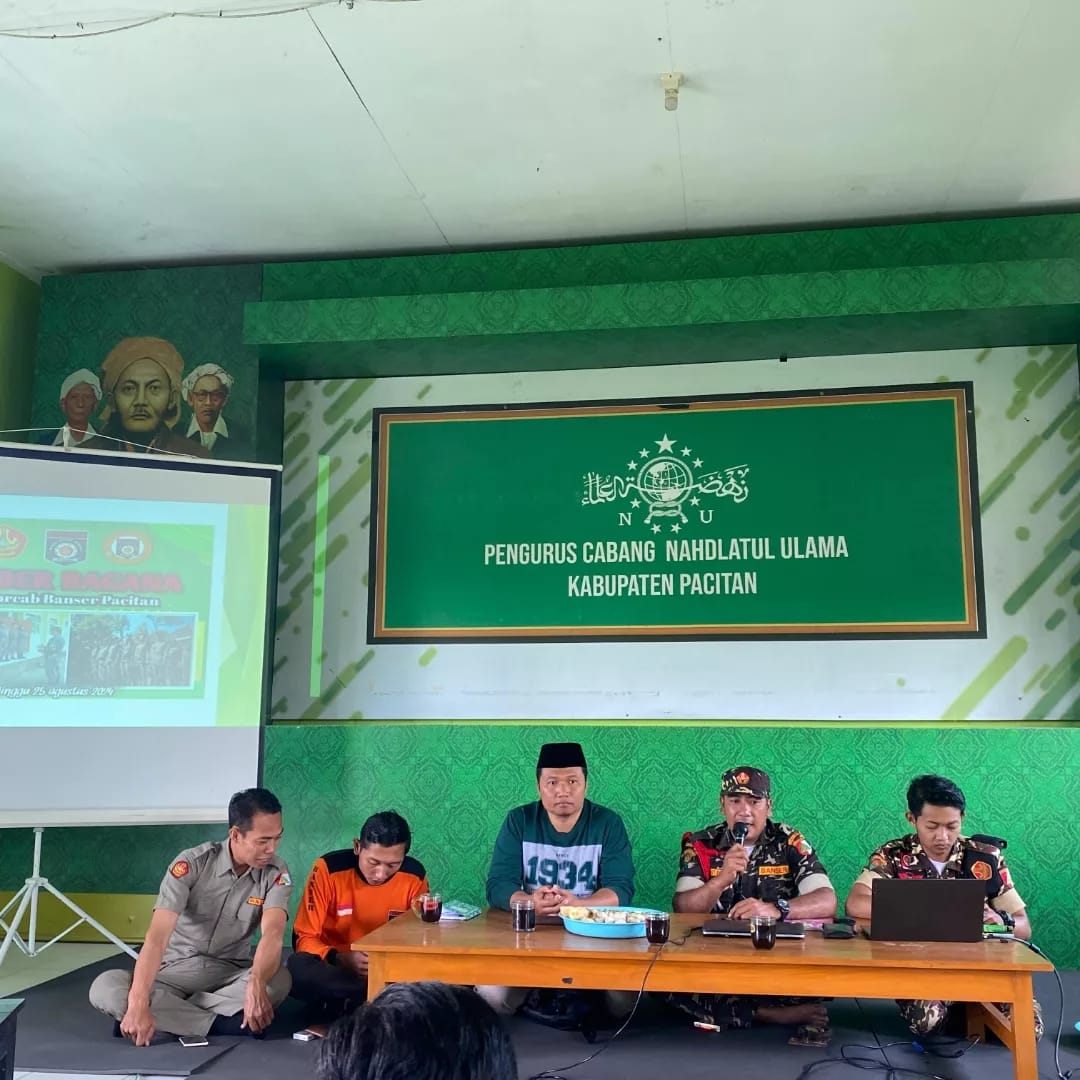 AnsorPacitan's tweet photo. Latber Bagana 

Emergency Response Team oleh Banser Tanggap Bencana Satkorcab Banser Pacitan 

Aula Gedung PC NU Pacitan, Ahad, 25 Agustus 2024
#AnsorBanserPacitan
#BanserTanggapBencana https://t.co/GTlw49M3Kf