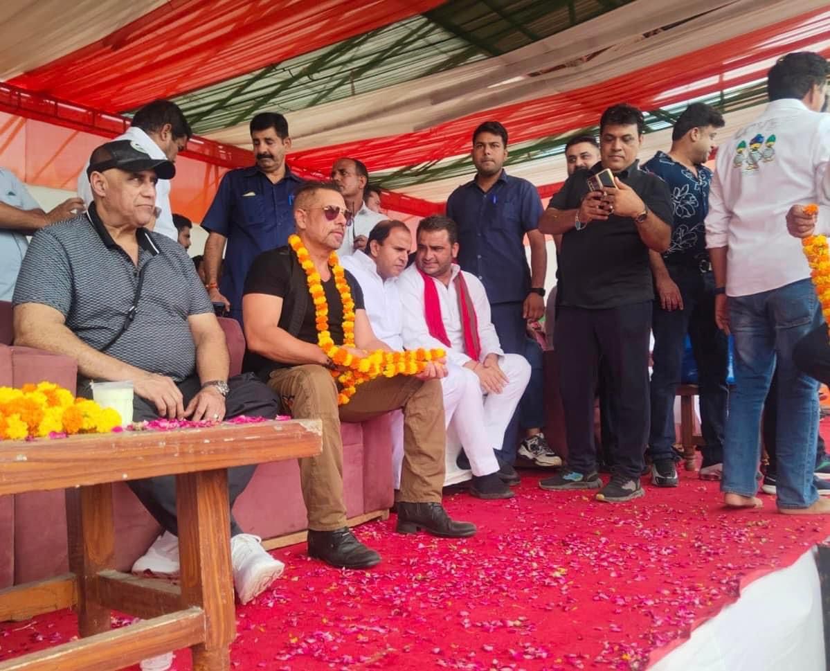 Robert Vadra tweet media