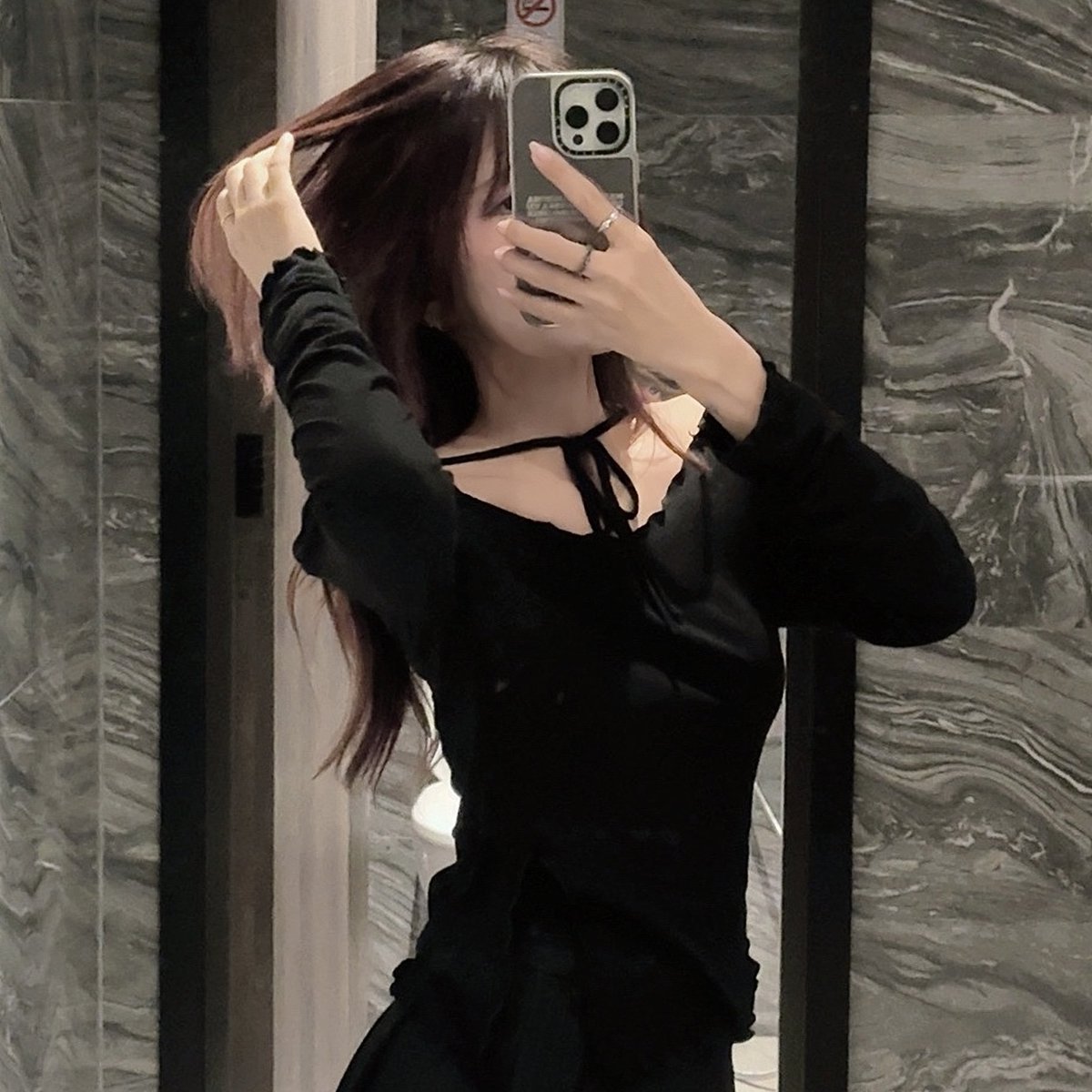 yoxrgravity's tweet image. ขอแปะปาดไหล่ผูกโบว์ตัวนี้ ผ้าโคตรจะบางแต่เซ็กซี่แบบไม่โป๊ ทรงสวย ใส่แล้วคอสวยมาก ดูผอมดูแพง แต่ตัวละ 300+