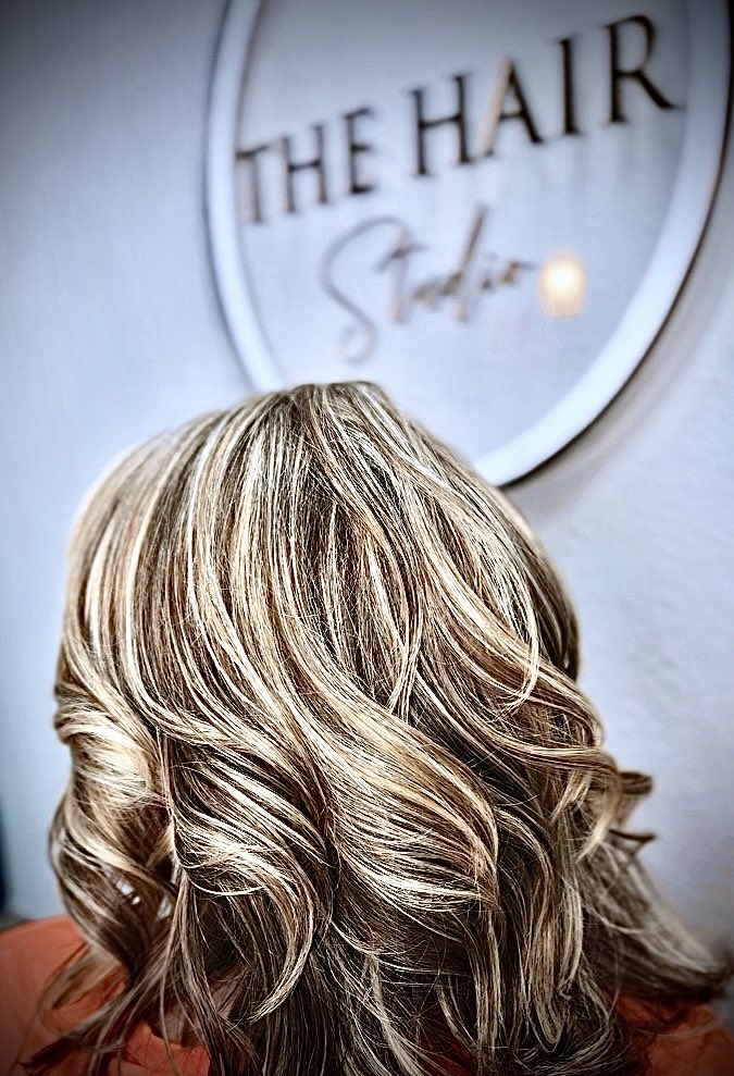 TheHairStudioNB's tweet image. Transform your look with the perfect color! 🎨 Elevate your style with expert hair coloring.
hairbysabrinaraquel.booksy.com

#NewBraunfelsHair #HairColor #ColorTransformation #VibrantHair #TexasStyle #NewBraunfelsSalon #HairInspo #ColorSpecialist #FreshColor #HairGoals