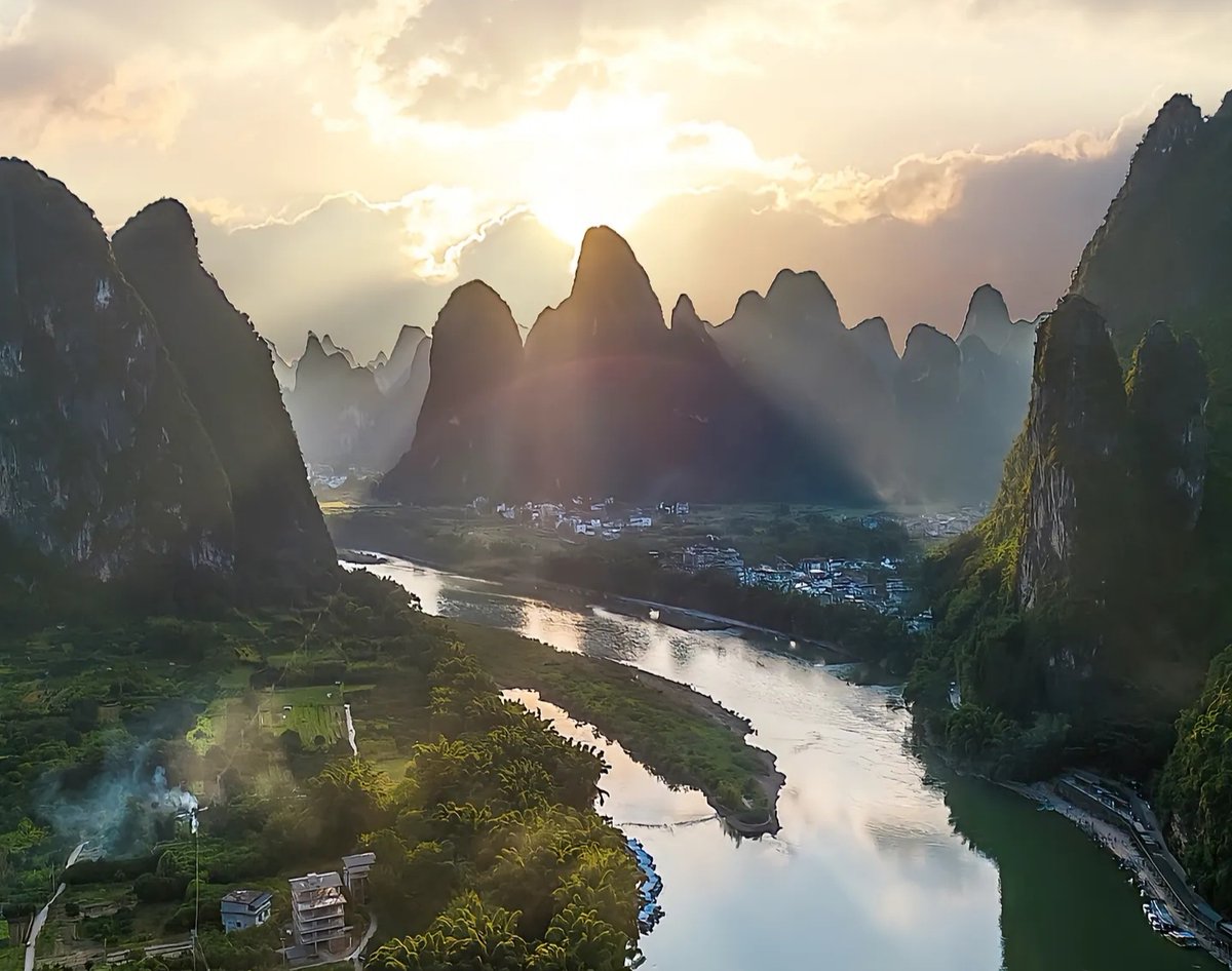 MecoRight's tweet image. Mavic 3 Pro Aerial Landscape Shooting Tool | Introduction to CPL Polarizing Filter.
#cplpolarizingfilter #cplfilter #cplfilters #landscapefilter #photography #photographyart #dronefilter #landscapephotography #antireflective #djımavic3pro #djimavic3pro #djimavic3procine