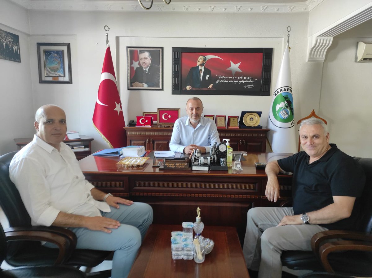 Karapınar Belde Başkanı Necdet DERNEK 'e Devrek Kaymakam Koruması Hüseyin KINACI ile ziyaretimiz. Başkanıma misafirperliğinden dolayı teşekkür ederiz.