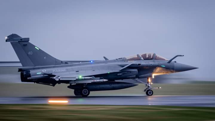 RafaleFan's tweet image. Démonstration sunset des #Rafale M au meeting des hauts de France.
Omnirole-rafale.com 
📸 Antoine Rbr