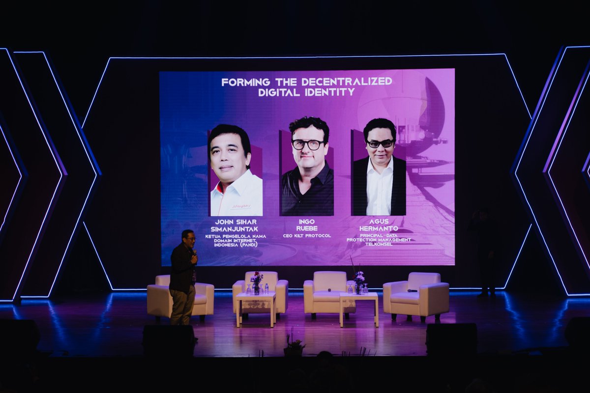 Pandi_ID's tweet image. Keseruan PANDI di &quot;Bali Blockchain Summit 2024&quot; pada (20/8/2024). Dalam acara tersebut,  PANDI mengenalkan IDCHAIN, yakni sistem manajemen identitas digital berbasis blockchain untuk memperkuat perlindungan dan pengelolaan data pribadi. 

#PANDI #IDCHAIN #Blockchain