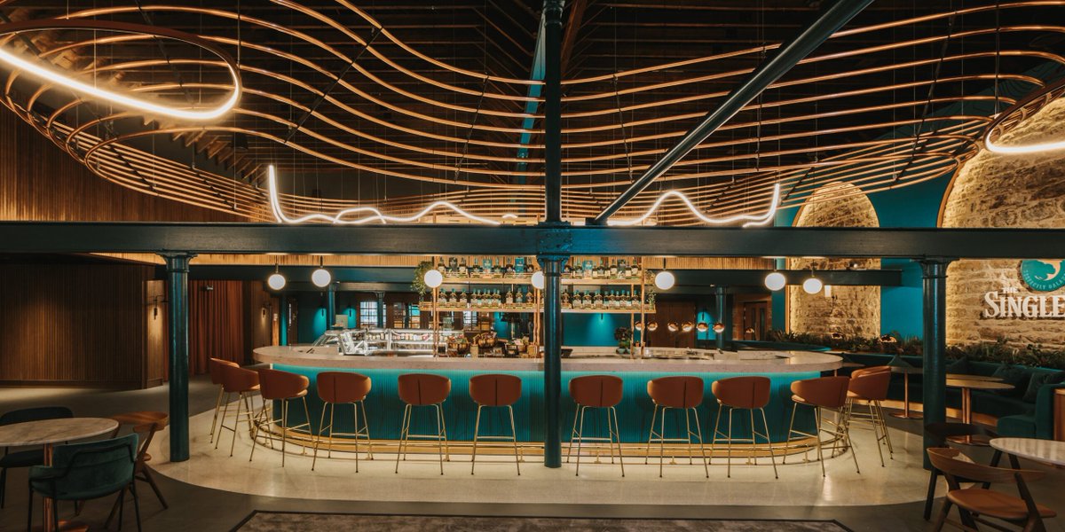 _KSLD_'s tweet image. A look back to a recent lighting project undertaken by our team. The Singleton Whisky Visitor Experience centre, located in the beautifully picturesque Muir of Ord, welcomes visitors into a world of taste and flavour.
#gravenHQ #BRCArts #EFLAkevanshawlightingdesign