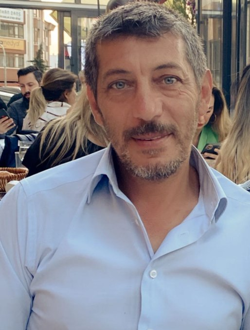 istanbulshadow's tweet photo. Kendine erkek diyen ve kadın dövme hakkını kendine bulan bu yaratığı sokağa salıyorsunuz ama masum ,kendi halinde hiç kimseye zararı olmayan gariban köpeklerin kafasını kesiyorsunuz.Sorarım size hangisi daha hayvan !!!  Allahınızdan bulun   
 #leventercantutuklansın https://t.co/GbNT6sPu2l