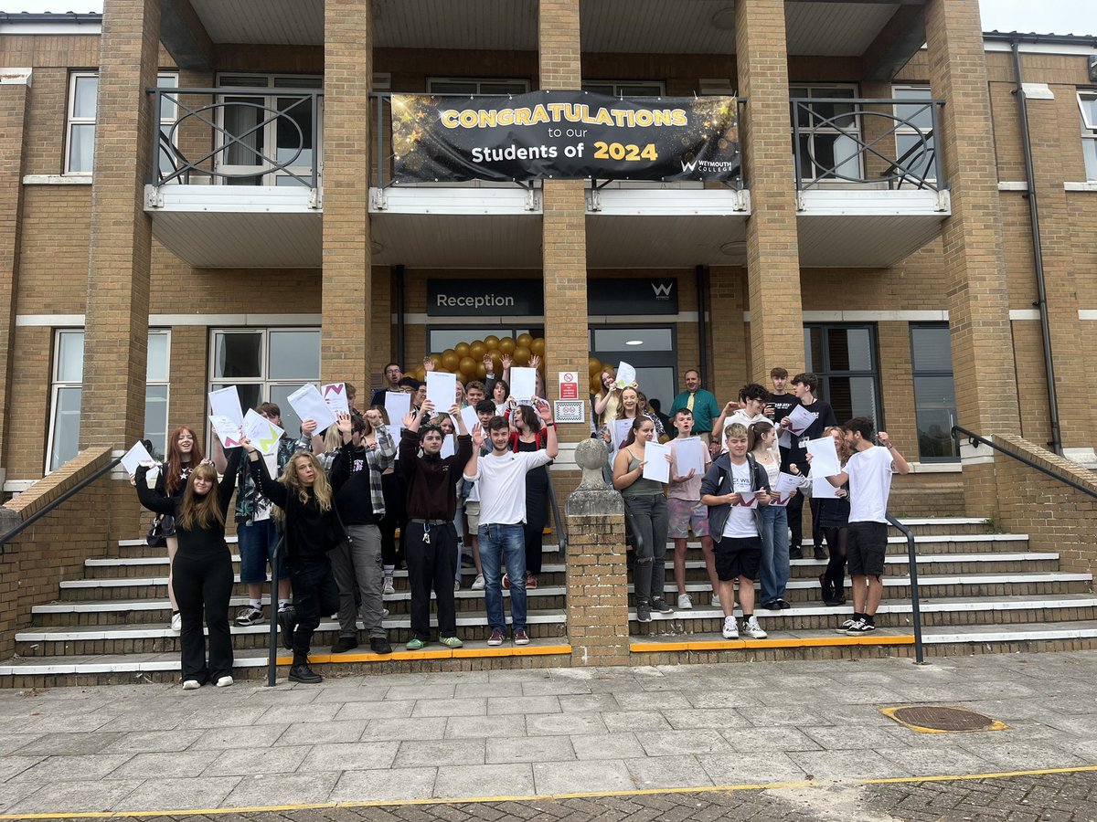 A group shot of some of the happy Weymouth College students on #alevelresultsday2024 <a href="/Dorsetecho/">Dorset Echo</a>