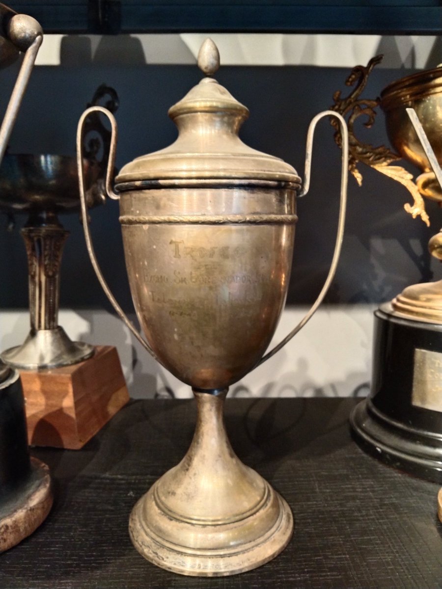 Aquellos torneos de verano

#futbolcentenariotalavera
Uno de los primeros trofeos del CD Talavera 18-05-1947
Copa Excmo.Gobernador Civil de Toledo
CD Talavera 1-1 CD Toledo
CD Toledo 1-2 CD Talavera