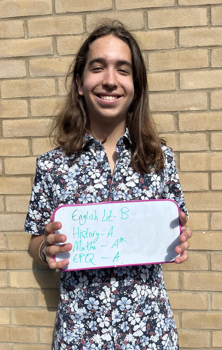 CDSsixthform's tweet image. A brilliant set of results for this ⁦@croxleydanes⁩ senior student - we are proud of your achievement 👏👏👏