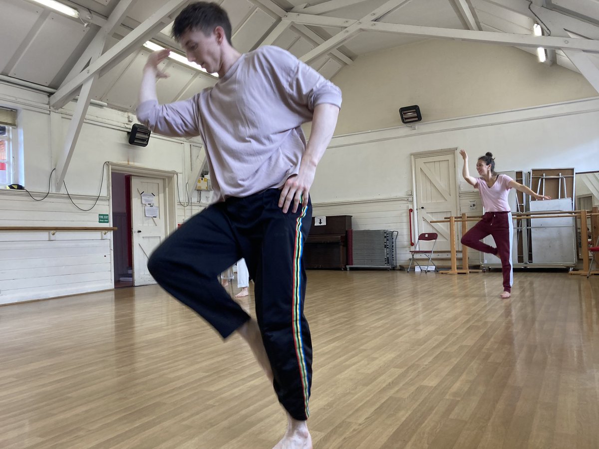 Sarah Argent tweet media