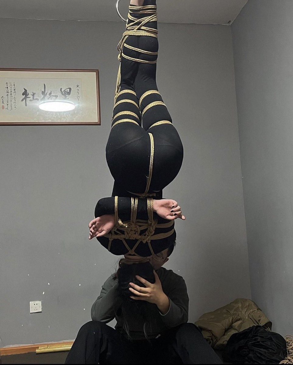 Ll222999's tweet photo. 中国已经达到空前盛世，卖淫女越来越多，且内卷无比，卖淫夫妻也众多，这是思想的上进 https://t.co/XoF4j47rpx