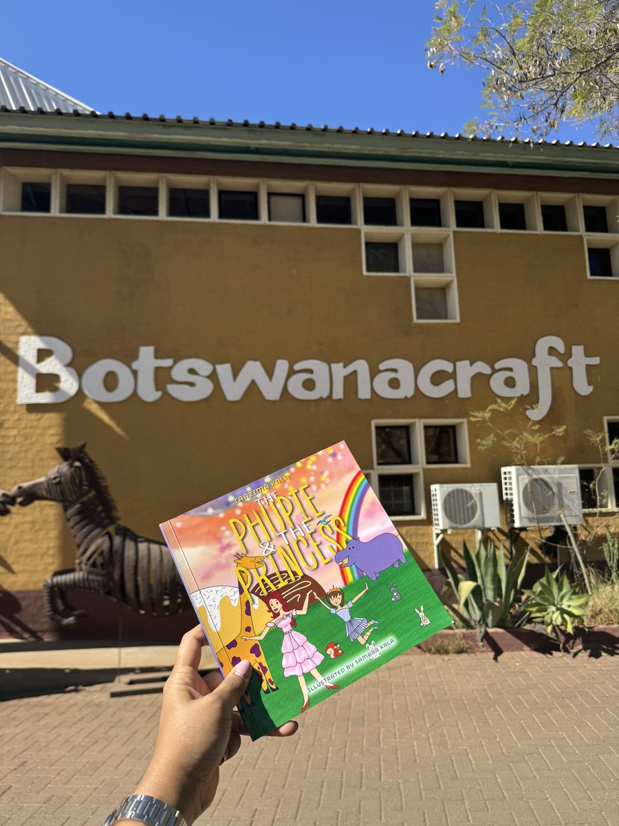 🚨 ‼️ 
my book #ThePhupieAndThePrincess is now available at <a href="/Botswanacraft/">Sharing Culture</a> in Gaborone! 
💫 👑 📕