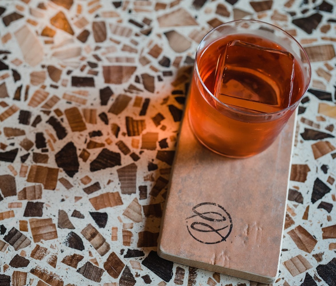 THE STRAWBERRY NEGRONI
-
This Summer delight is fresh from our friends @passingfancies.bar and a great way to sample a lighter Negroni in the heat of the British sun! Fresh strawberries, blended into the Negroni base, left to macerate and then strained t… instagr.am/p/C-r6QfCsOb_/