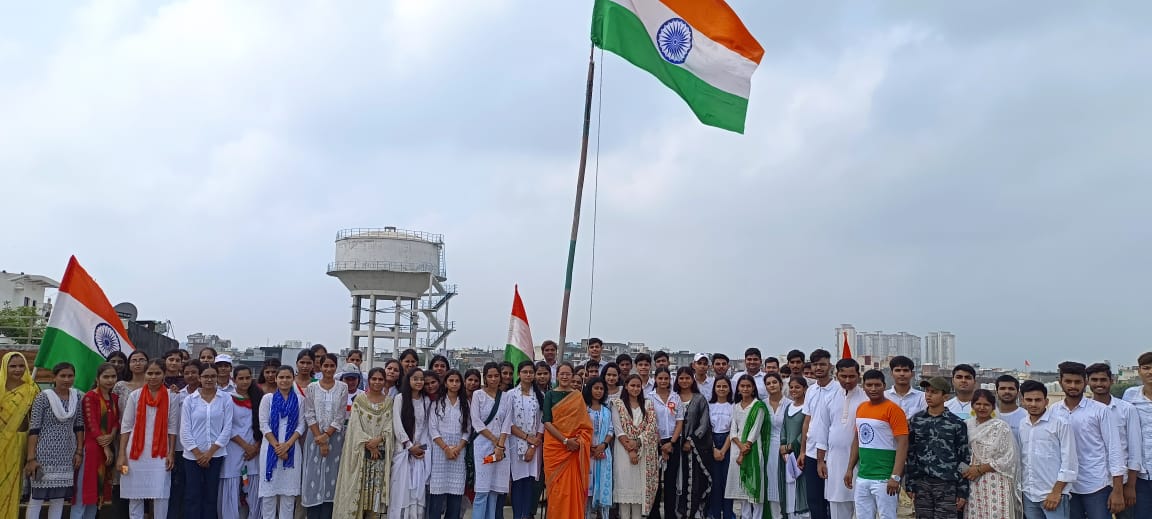 SASRIndia's tweet photo. आज़ादी के असली रंग देखने के लिए, राष्ट्र का सम्मान करें और हर जीवित प्राणी के लिए आशा, सद्भाव, सम्मान और सद्गुण प्रदर्शित करें! #स्वतंत्रता_दिवस 
To witness the true colours of #Independence, respect the nation and showcase hope, harmony, dignity and virtue to every living being! https://t.co/iS9CpjMs7v