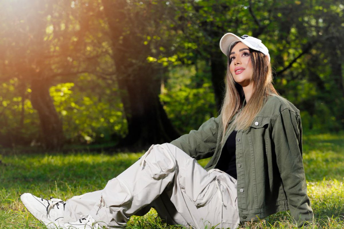 ریه #آرزو_بدری که بر اثر شلیک آسیب دیده، آب آورده. آرزو دوباره عمل شده و وضعش وخیمه. پاهاش هم فعلا از حرکت افتاده

-از طرف دیگه خواهرش تحت فشاره تا اعتراف اجباری بکنه؛ بازی تکراری حکومت