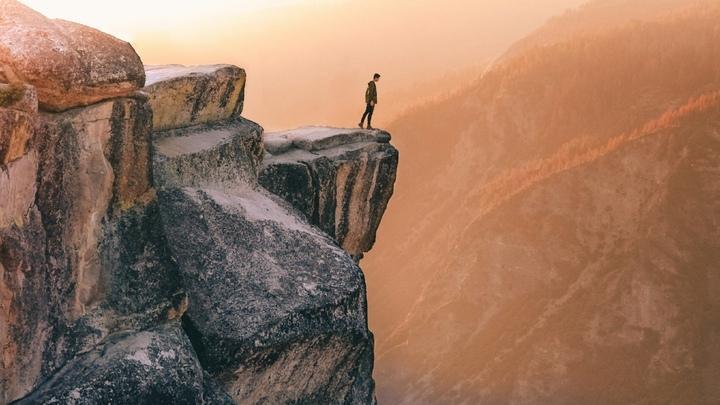 ✨💗Pour échapper à la violence de sa jeunesse, Philippe choisit de faire carrière dans la police. Il monte très vite les échelons. Mais quand ses vies professionnelles et personnelles s'entrechoquent pour le pire, une seule issue semble s'offrir à lui.

👉bit.ly/4dEmik4