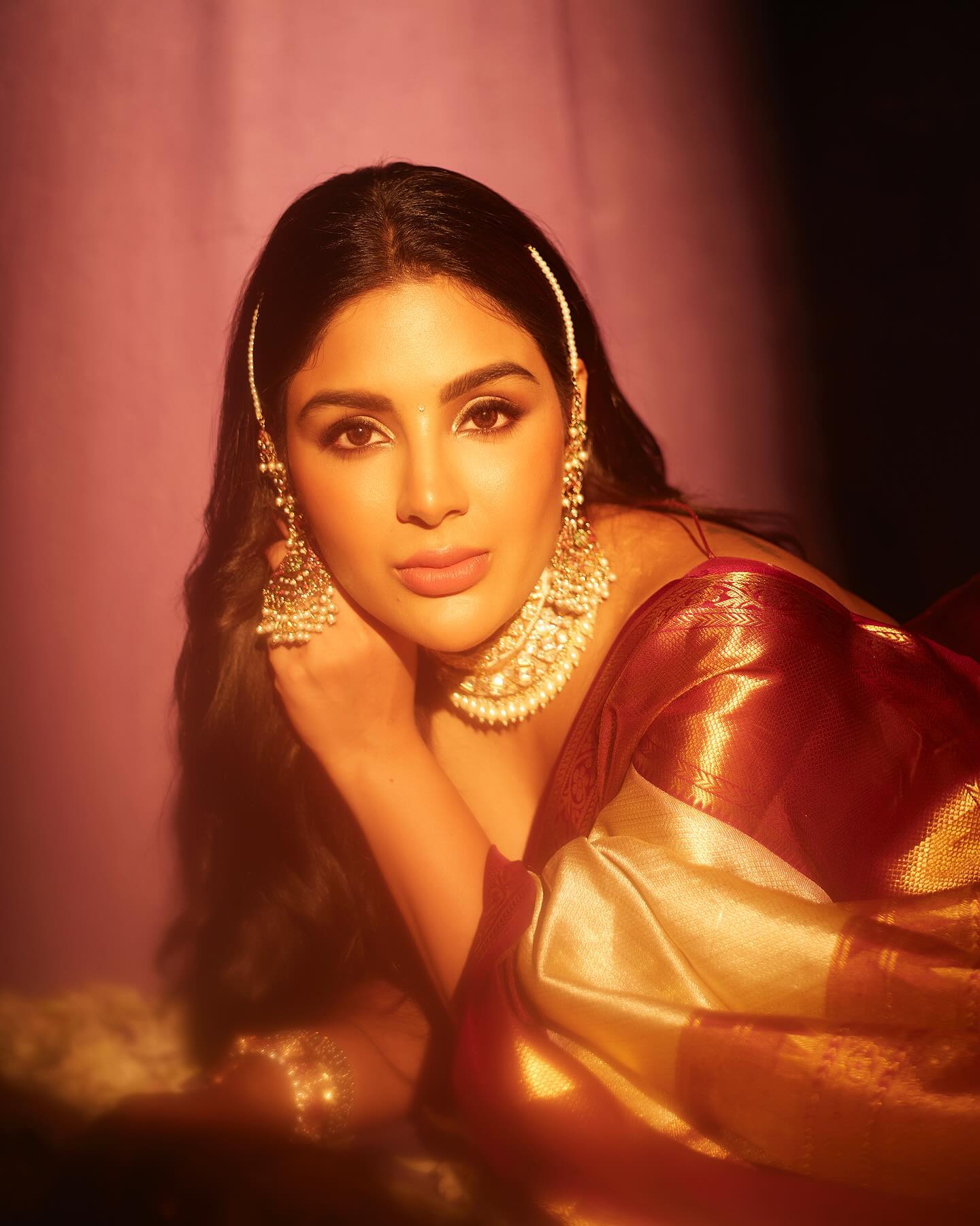 GVA79MLawAAtPc5?format=jpg&name=large