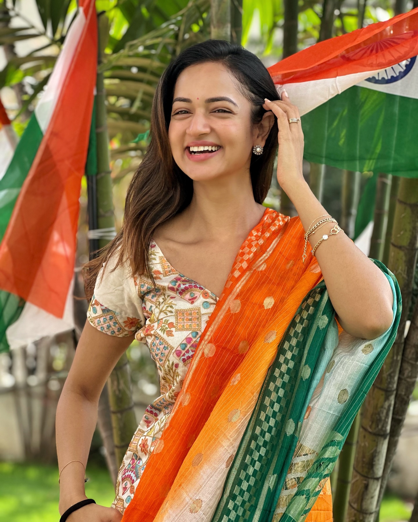 GVA7l76a4AAR-JU?format=jpg&name=large