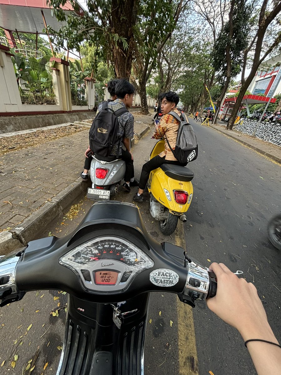 pulaujava's tweet image. -1 dedo