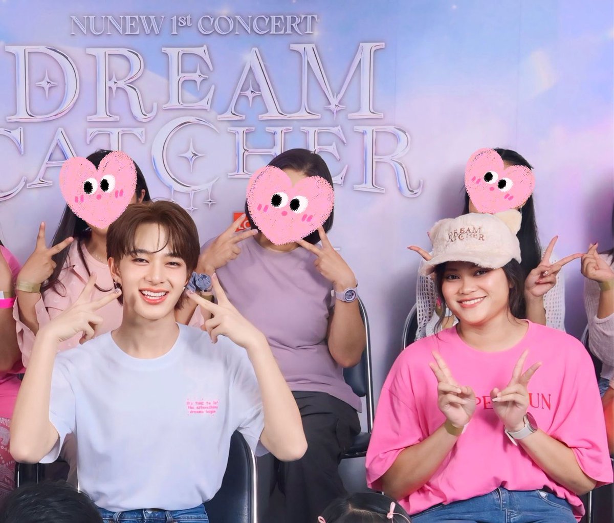 fangsar's tweet image. ลงไว้ประดับหน้าไทม์ไลน์ว่าได้ถ่ายรูปกับน้องแล้ววว ไม่คิดไม่ฝันว่า 24:1 คนที่นั่งข้างน้องจะเป็นเรา บุญที่สะสมมาหมดตั้งแต่วันนั้นเลยยย😂 ถ้ารูปเสร็จสั่น ล่กไปหมด เพราะยัยหนูน่าร้ากกกกก นุบนิบมากกก เยิฟๆ