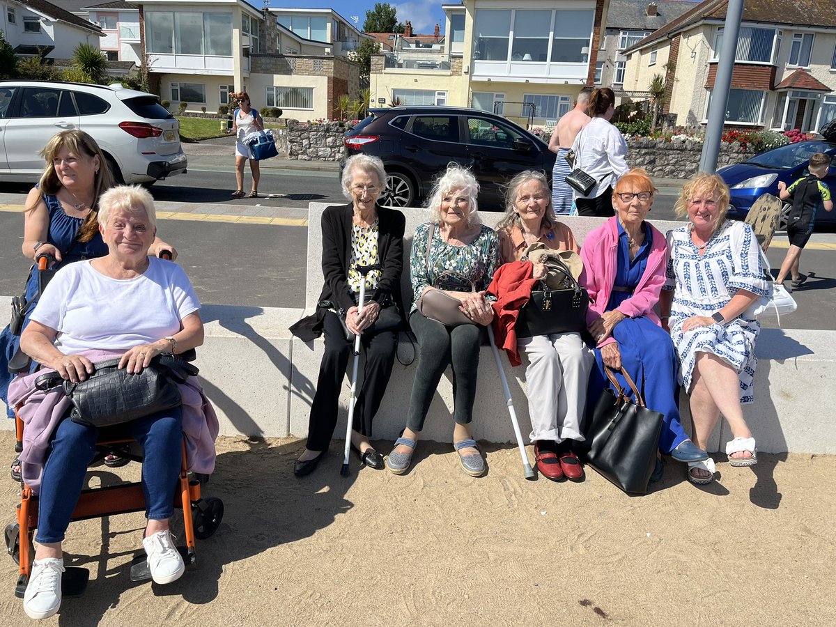 Lorna Clare tweet media