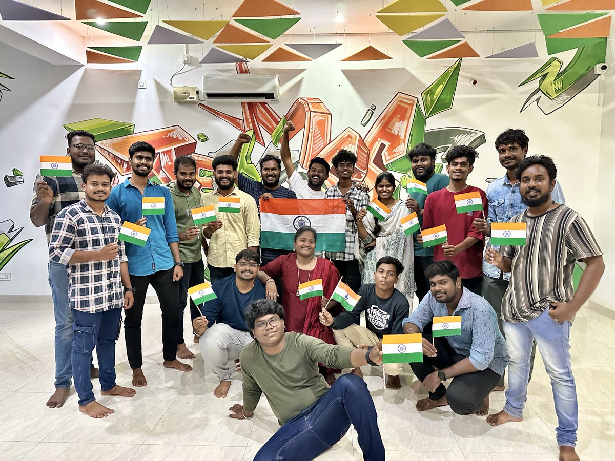 TechBossIndia's tweet photo. 🤩 Happy Independence Day All 😎
#India #IndiaIndependenceDay #TechBossTeam https://t.co/JaDTun9Ml2
