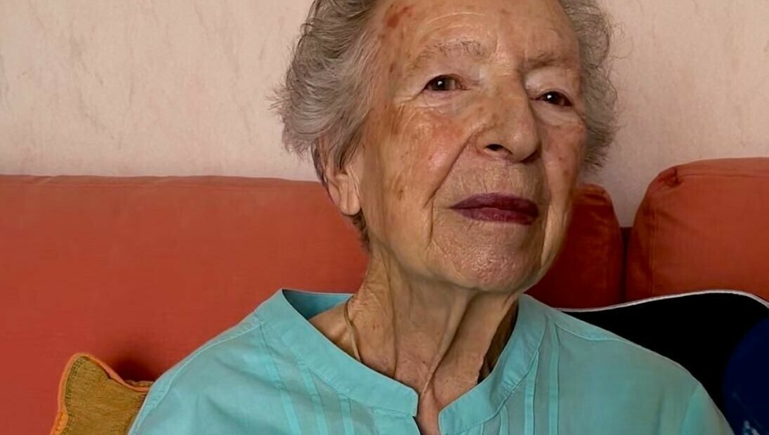 ici_provence's tweet photo. 🎧 TÉMOIGNAGE - Claire, 94 ans raconte le Débarquement de Provence : "On a entendu les bruits de la guerre, les avions, toute la nuit"
➡️ https://t.co/fUSeGcfEIv https://t.co/48IFNAnkuv