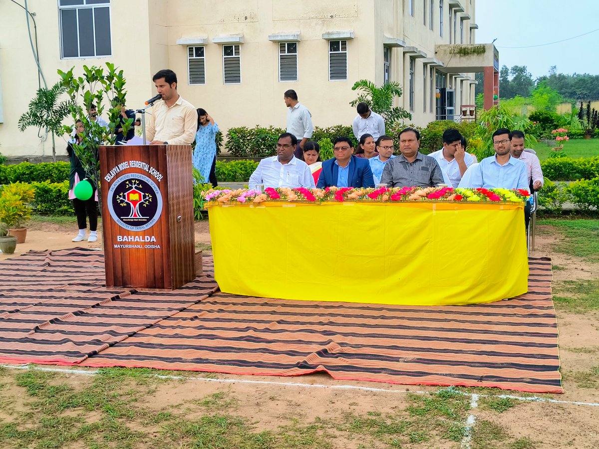 Independence day programme at <a href="/EmrsBahaldaOdi/">emrs bahaldaOdisha</a> by the school family. @nests_emrs <a href="/model_odisha/">Odisha Model Tribal Education Society (OMTES)</a> <a href="/TribalAffairsIn/">Ministry of Tribal Affairs, Govt. of India</a>