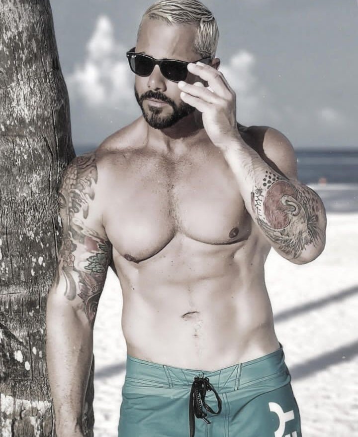 [LA HORA FELIZ] 😚

Jorge Alberti 😎
<a href="/Jorge_Alberti/">Jorge Alberti</a>

¡Buenas noches! 🌙

Sinned 👀