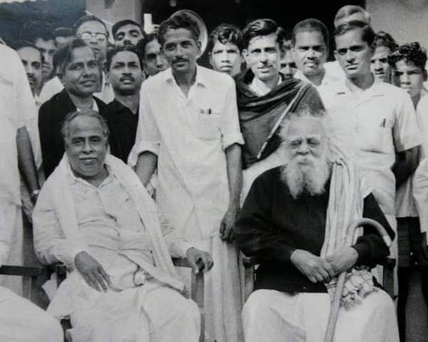 gauthamjrk's tweet photo. ஆகஸ்ட் 15 
 பெரியார்
        “ஜெனரல் டயர் போகிறார்,பட்டேல் வருகிறார்,என்னவித்தியாசம்?என்று கேட்டார்.
அண்ணா
 “போகட்டும்,இருவரில் ஒருவன் போகிறான்”என்றார்.இது அண்ணா சொன்ன சமாதானம்.
 
பெரியார்
        “யார் போகிறார்?யார் வருகிறார்?சாவி கைமாறுகிறது.விலங்கு அப்படியே தான் இருக்கின்றது.! https://t.co/rYQmTRr4SM